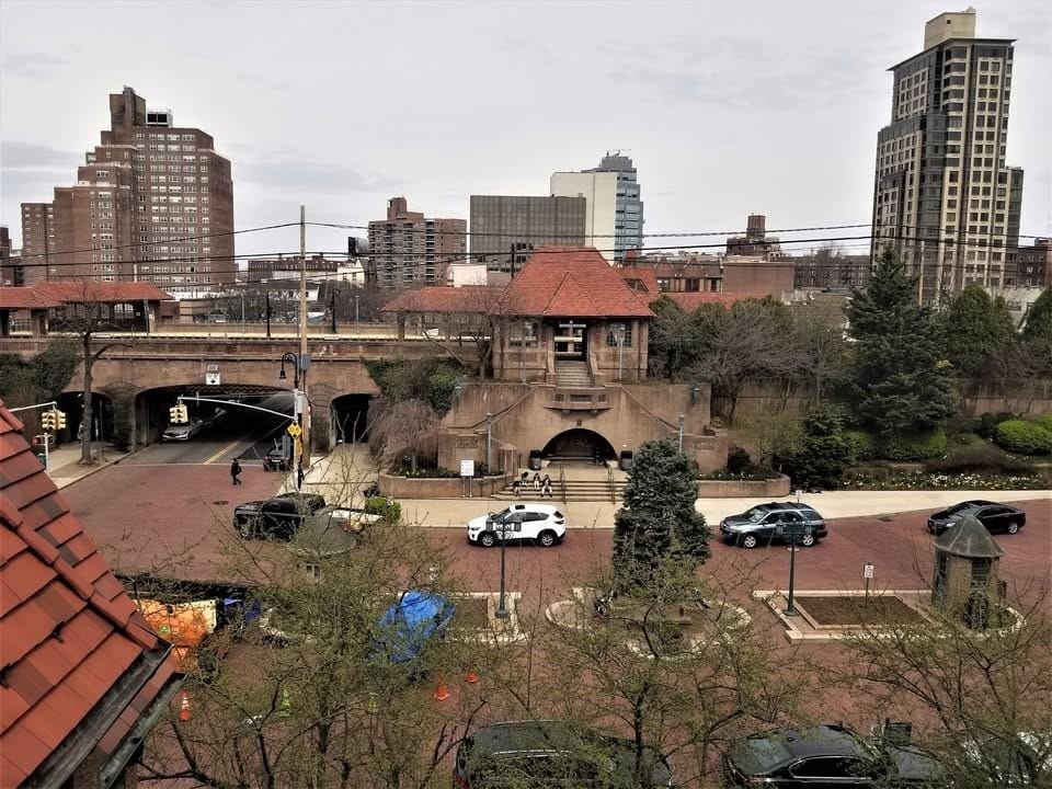 1 Station Square 411 Image 3