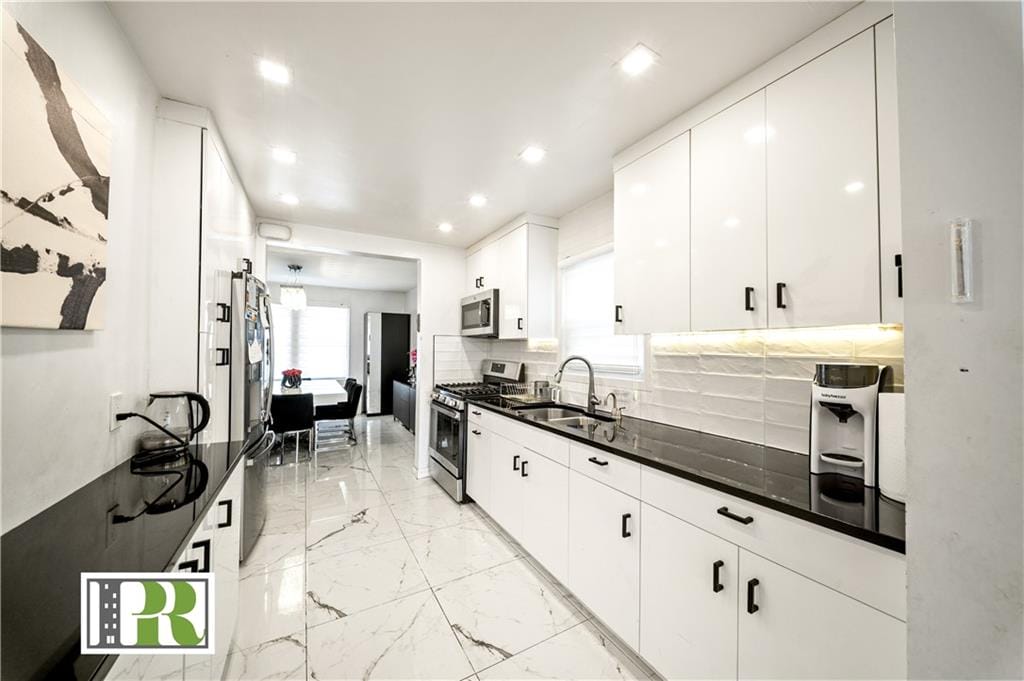 1649 East 37th Street Image 5