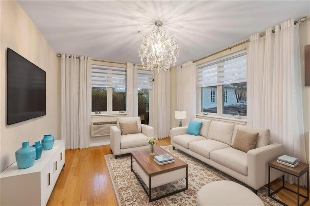 2517 Voorhies Avenue 1J Image 4