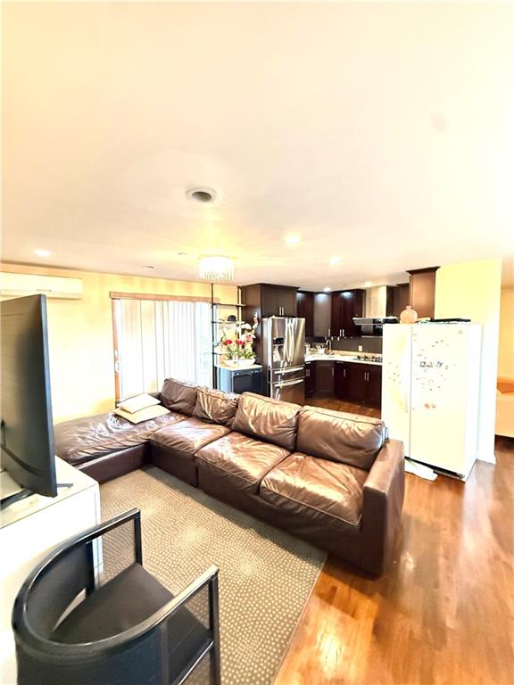 8895 26 Avenue 5 A Image 2