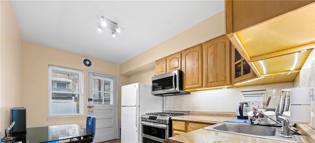 2729 Brown Street, Brooklyn, New York, 11235 image 19