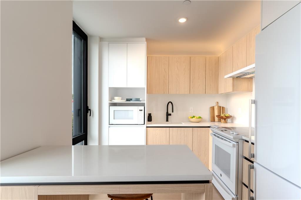 1807 66th Street 4E Image 4