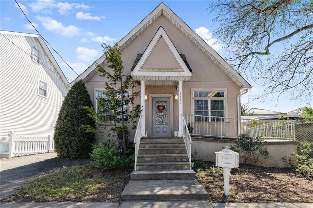 1562 Drumgoole Road, Staten  Island, New York, 10309