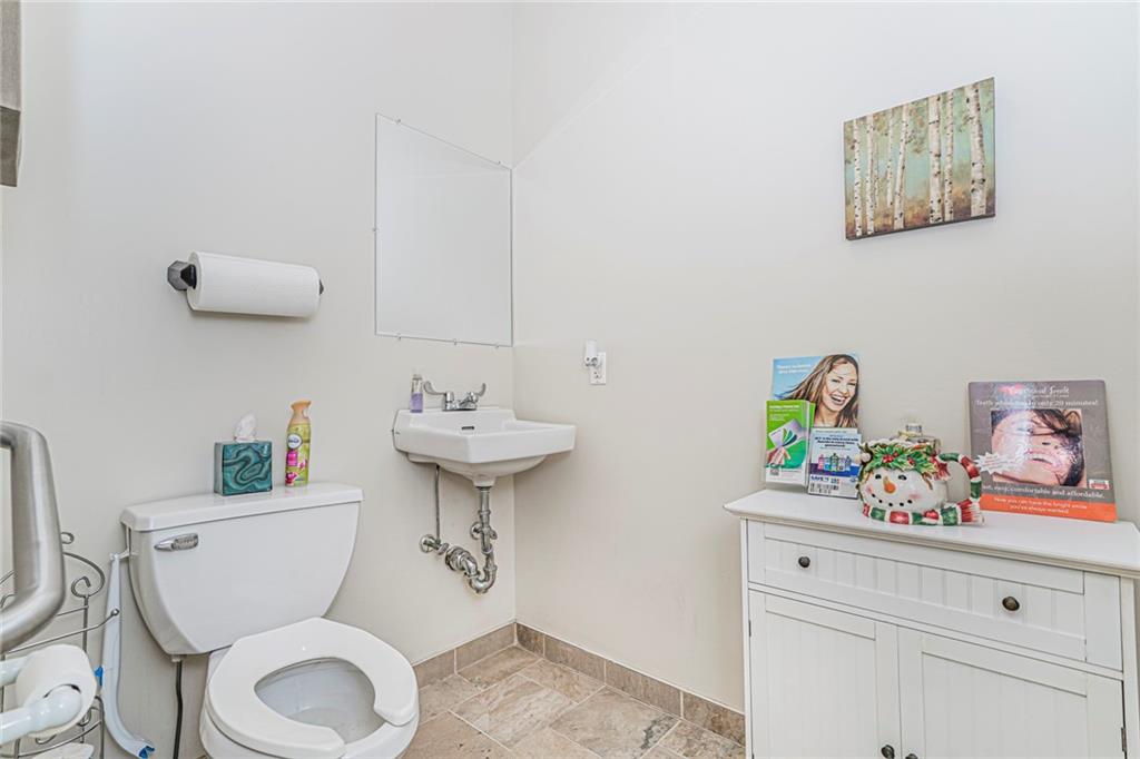 1562 Drumgoole Road, Staten  Island, New York, 10309 image 11