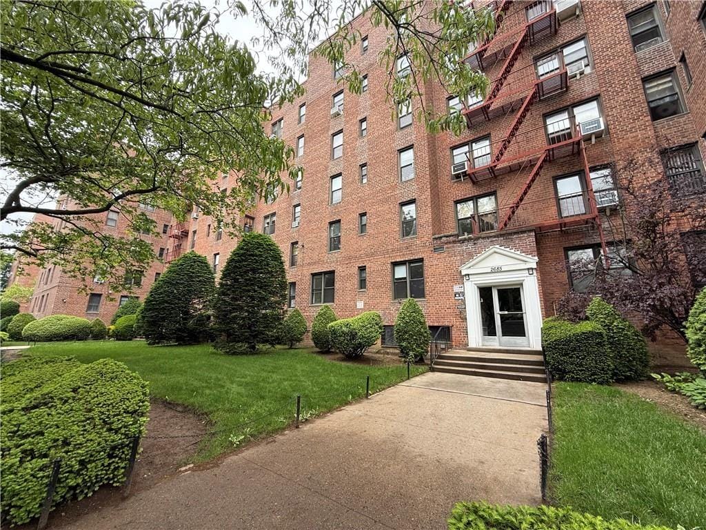 2685 East 7th Street 6M Image 2