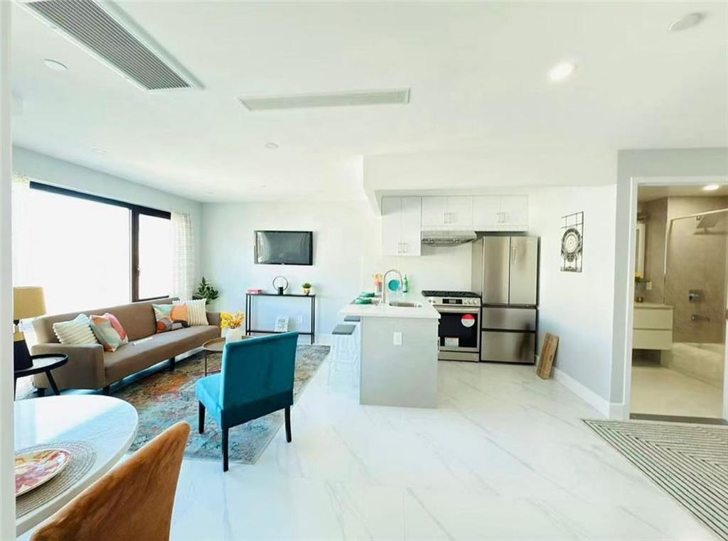 643 5th Avenue 2A Image 2