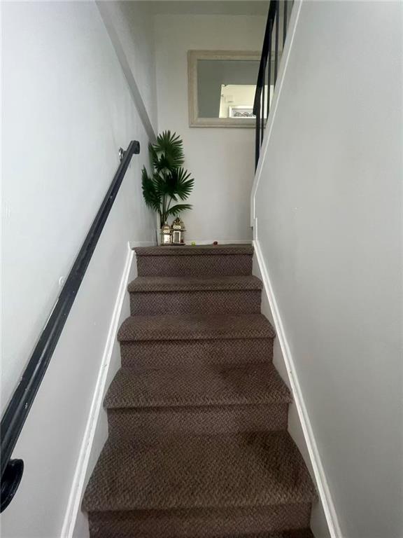 200 Sand Lane Image 5