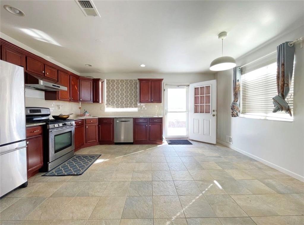 372 Maryland Avenue Image 5