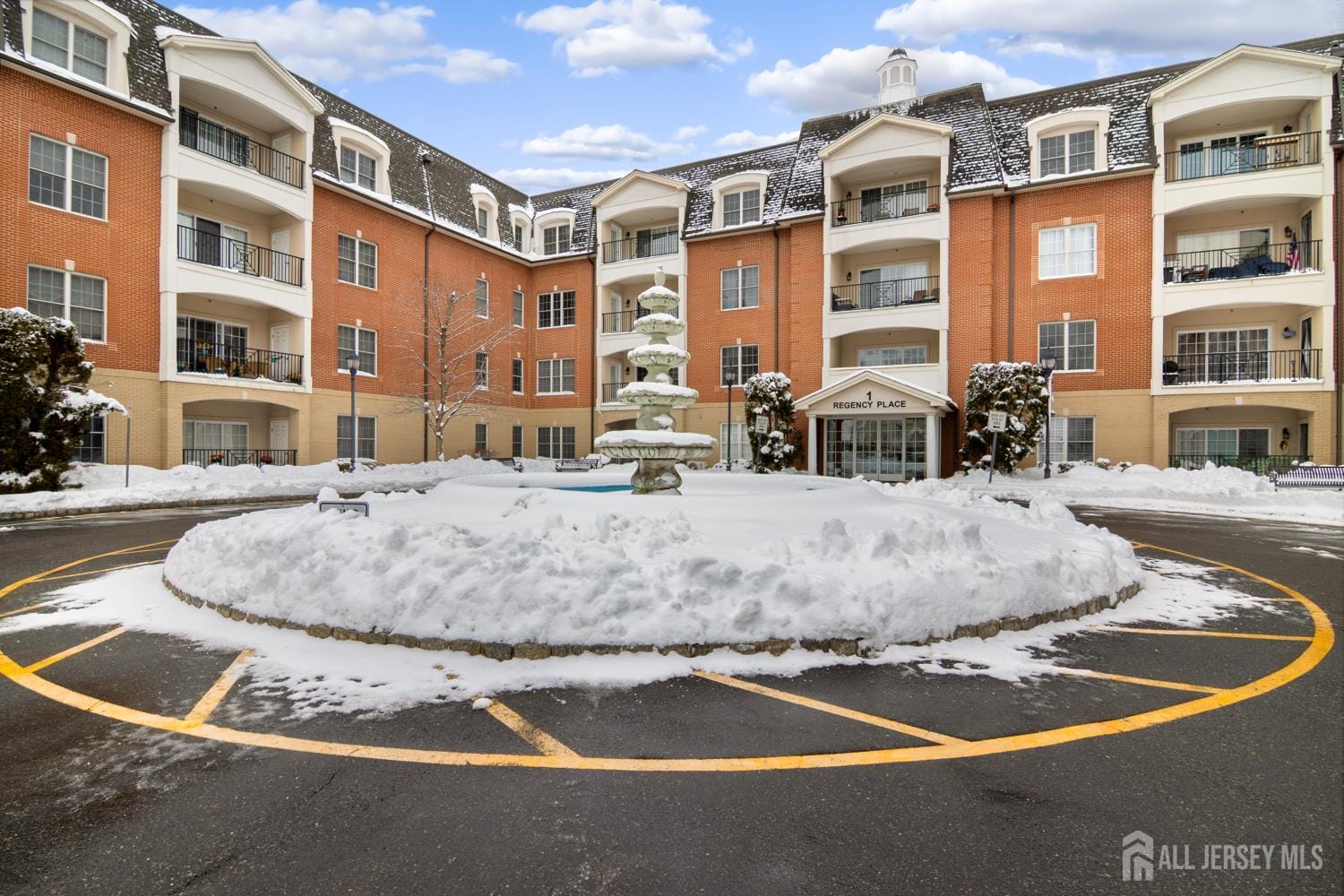 424 Regency Place Image 2