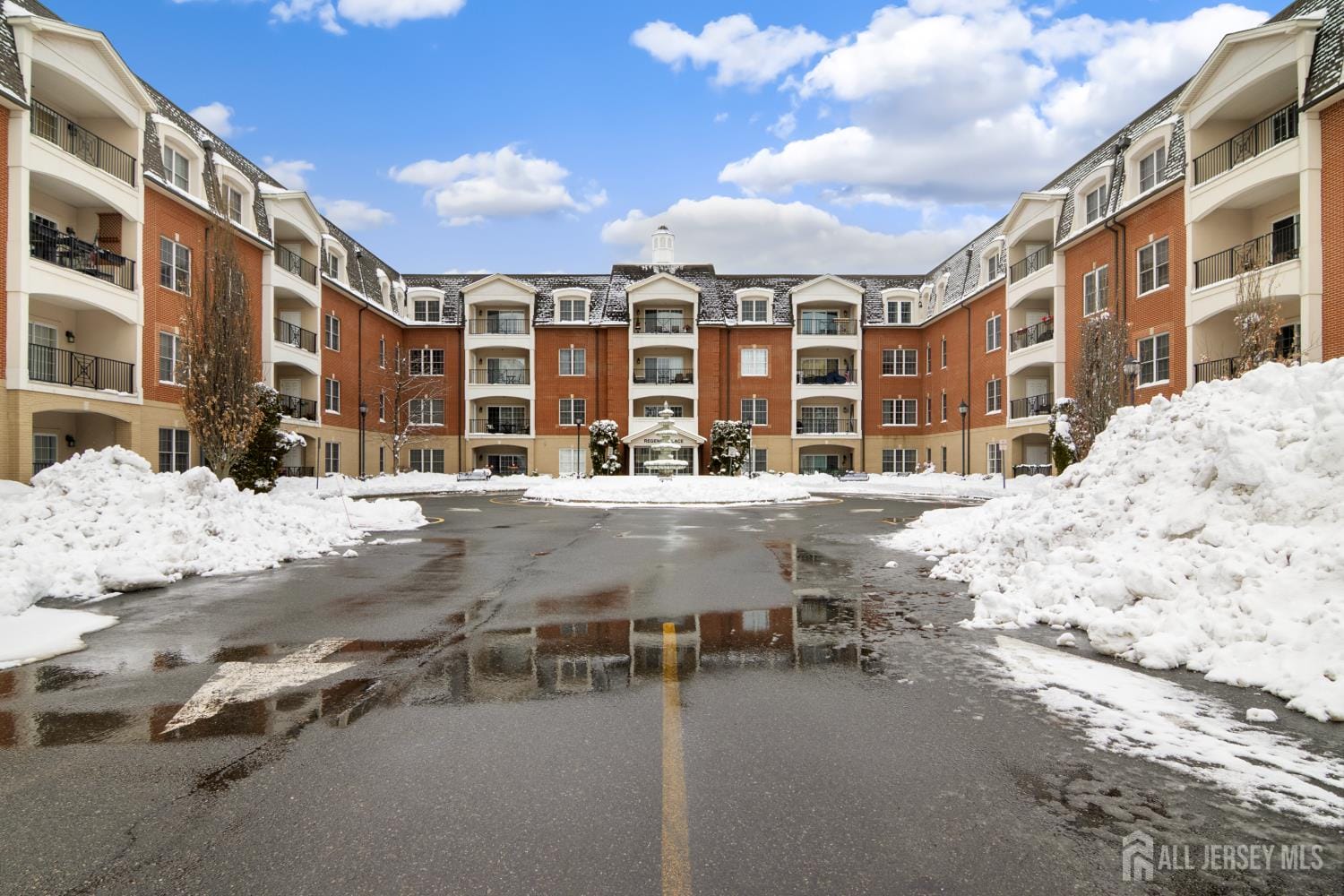 424 Regency Place, Woodbridge Proper, NJ, 07095