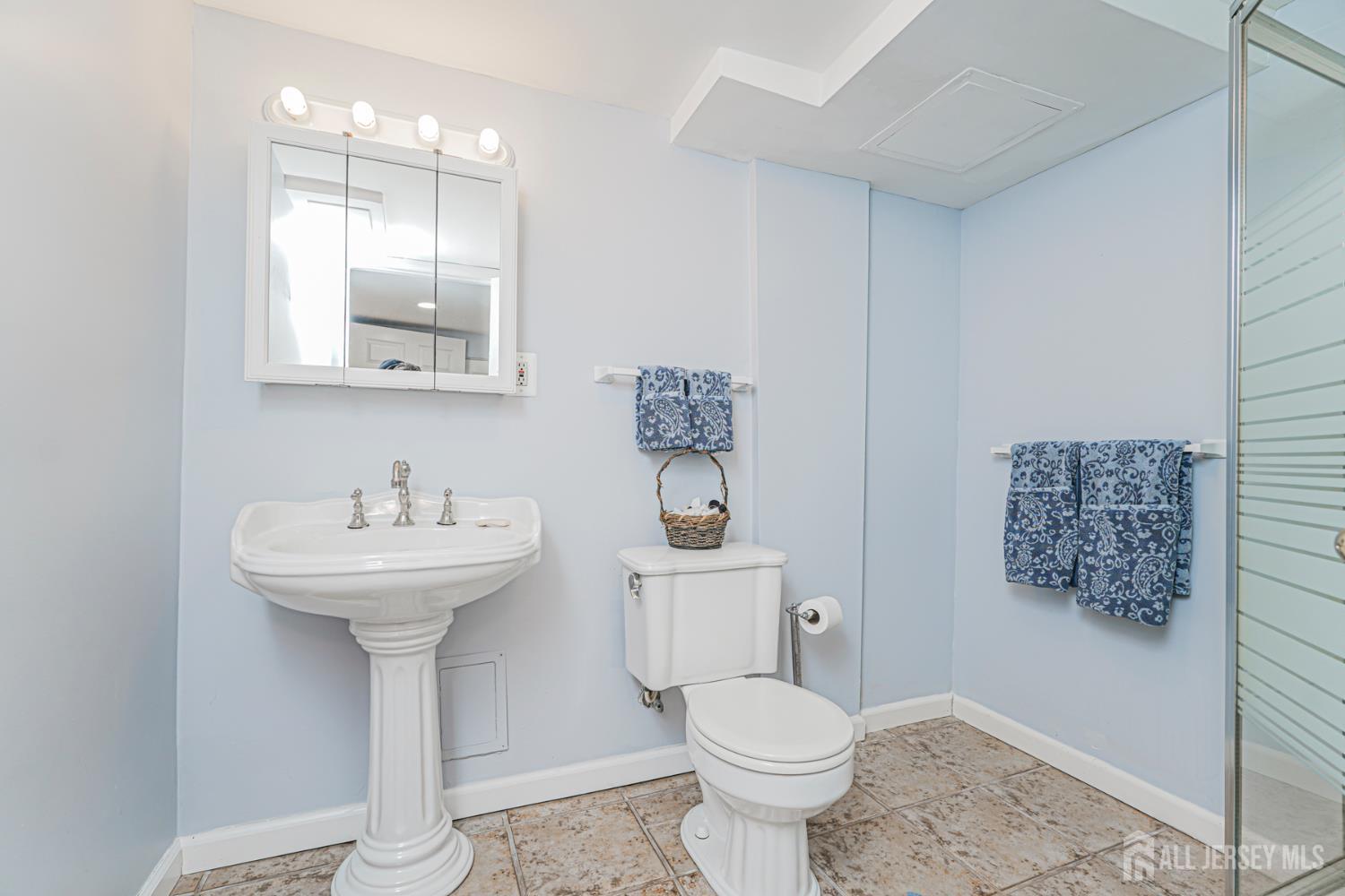 125 Garretson Circle, Milltown, NJ, 08850 image 40