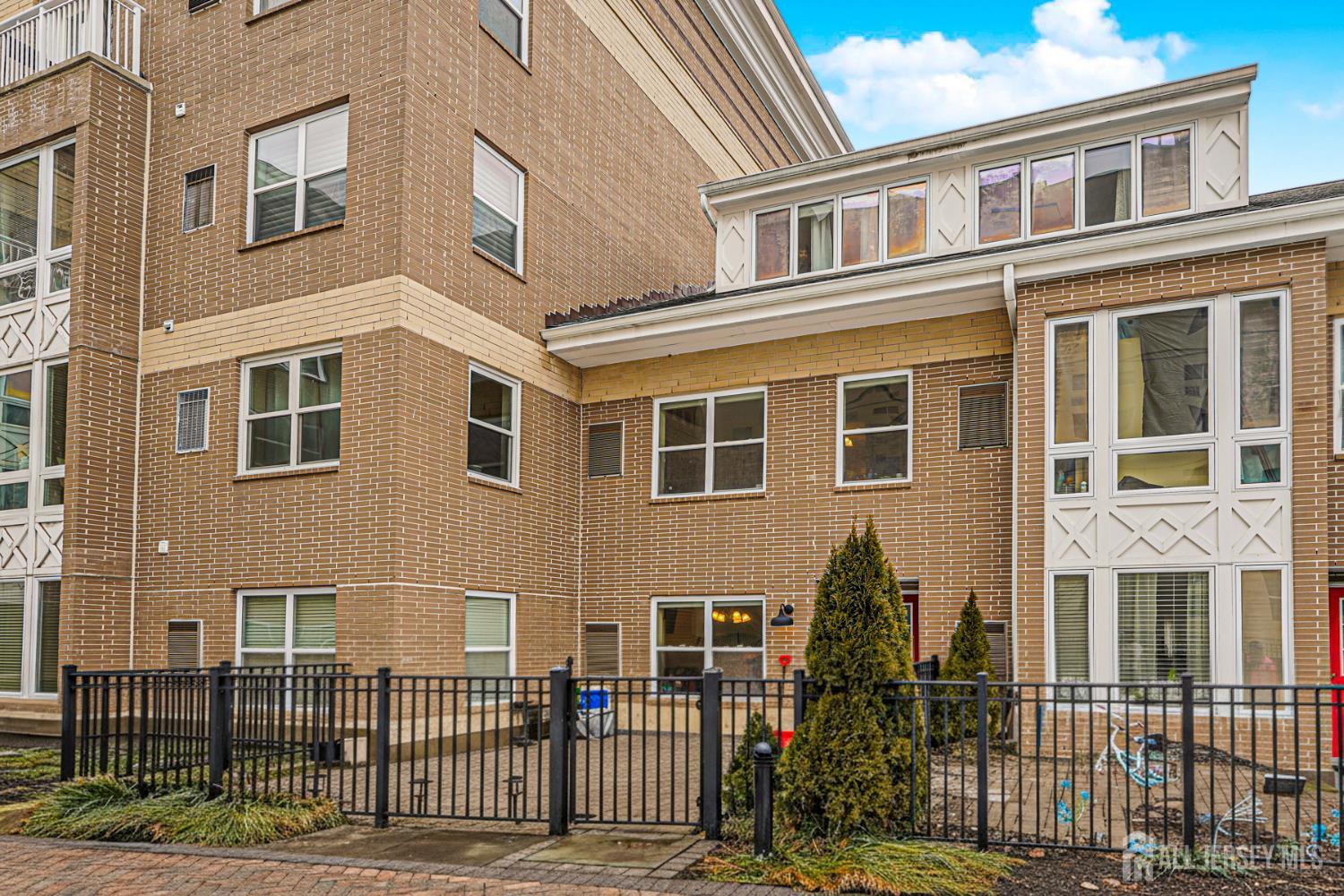 358 Rector Street 308 Image 3