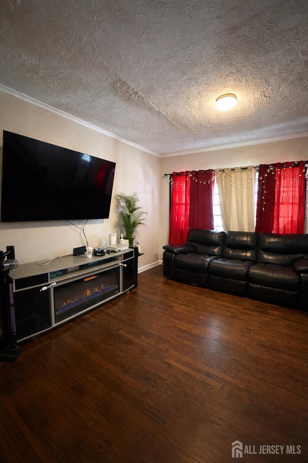 252 Clark Place Image 4