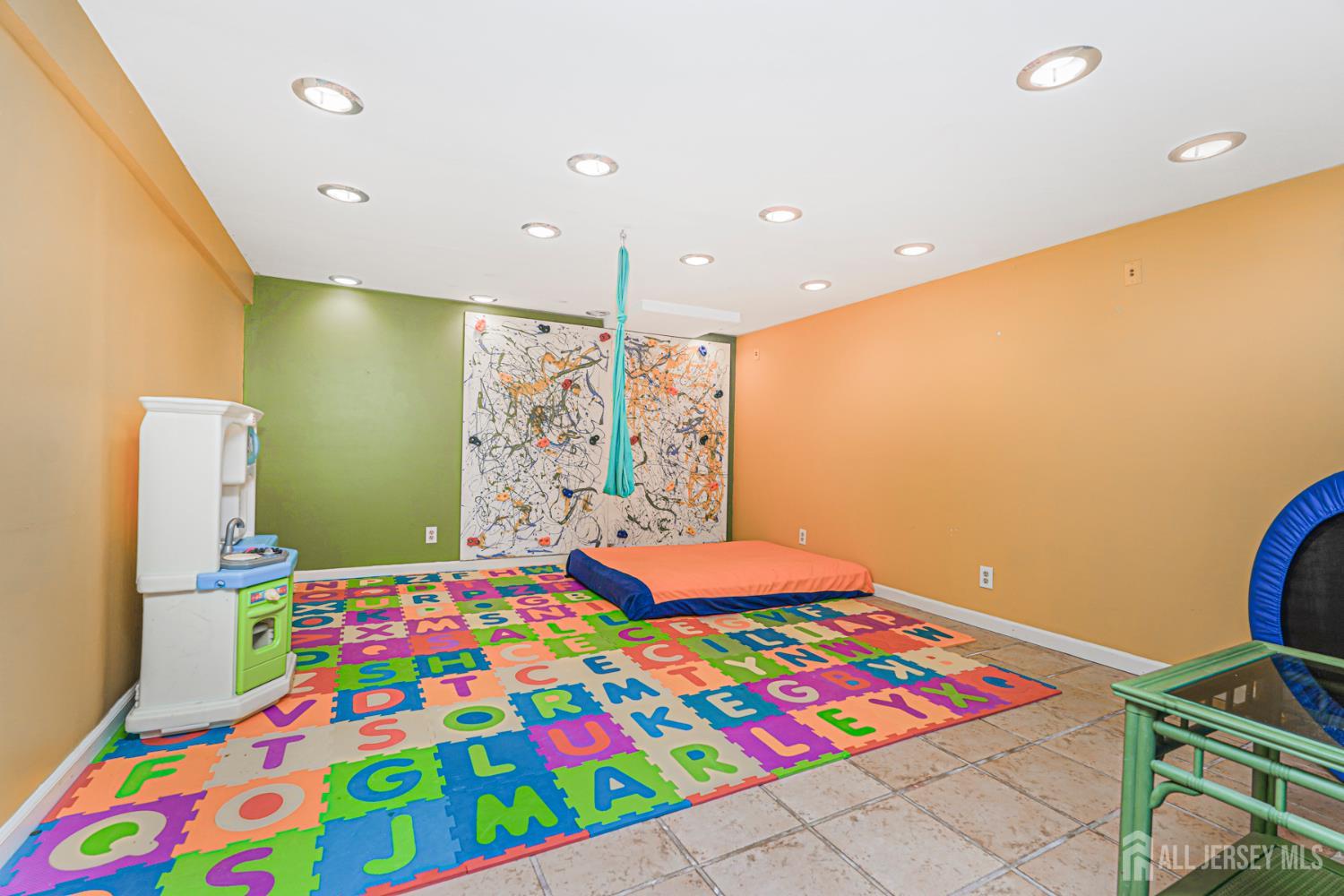 125 Garretson Circle, Milltown, NJ, 08850 image 34