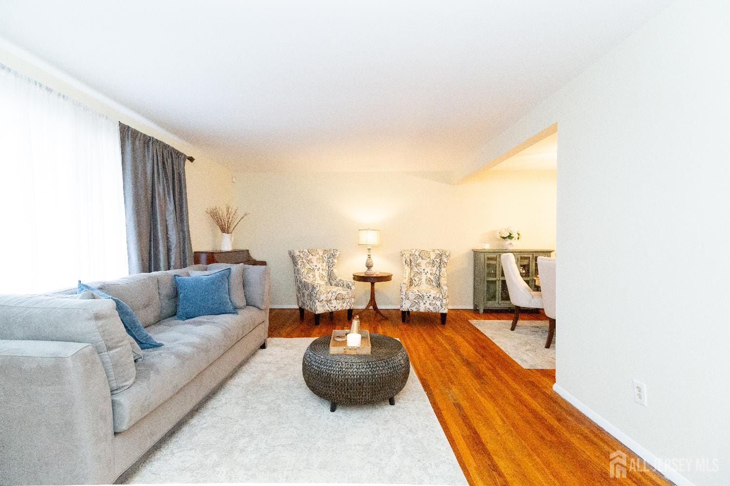 930 Cushing Place Image 5