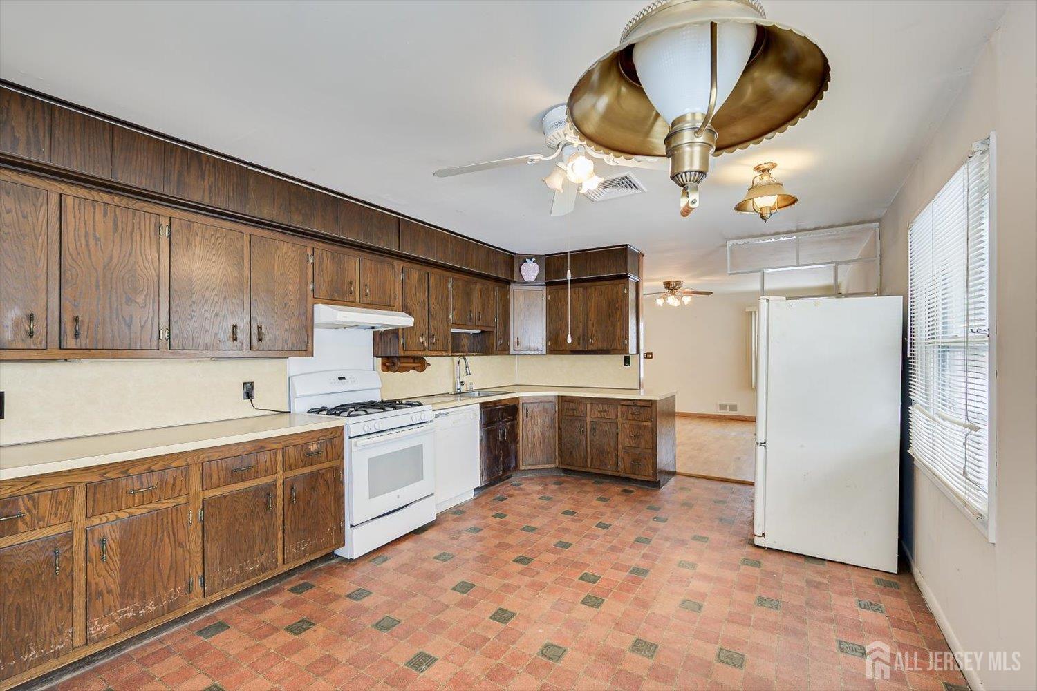 27 Stiles Road, Edison, NJ, 08817 image 9