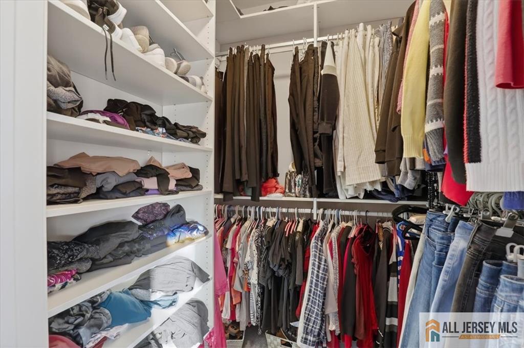 215 Bloomsbury Drive, NJ, 07751 image 23