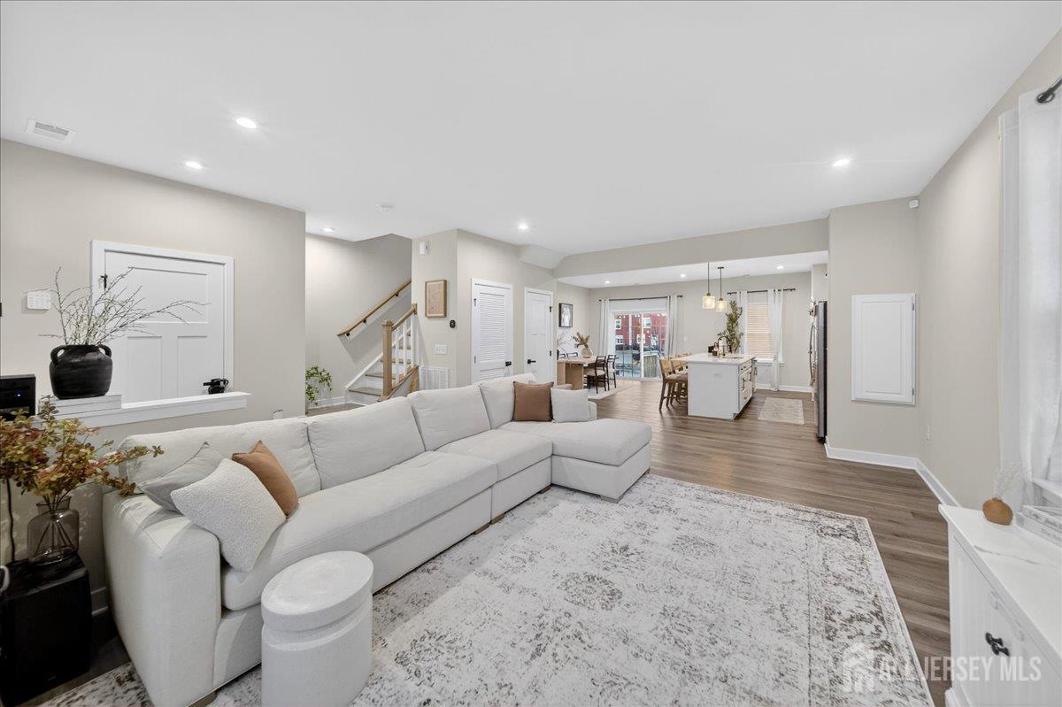 66 American Way, Aberdeen, NJ, 07721