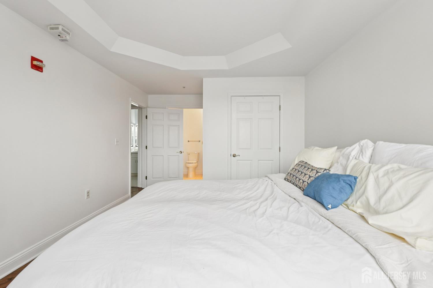 2202 Windrow Drive, Middlesex, NJ, 08540 image 18