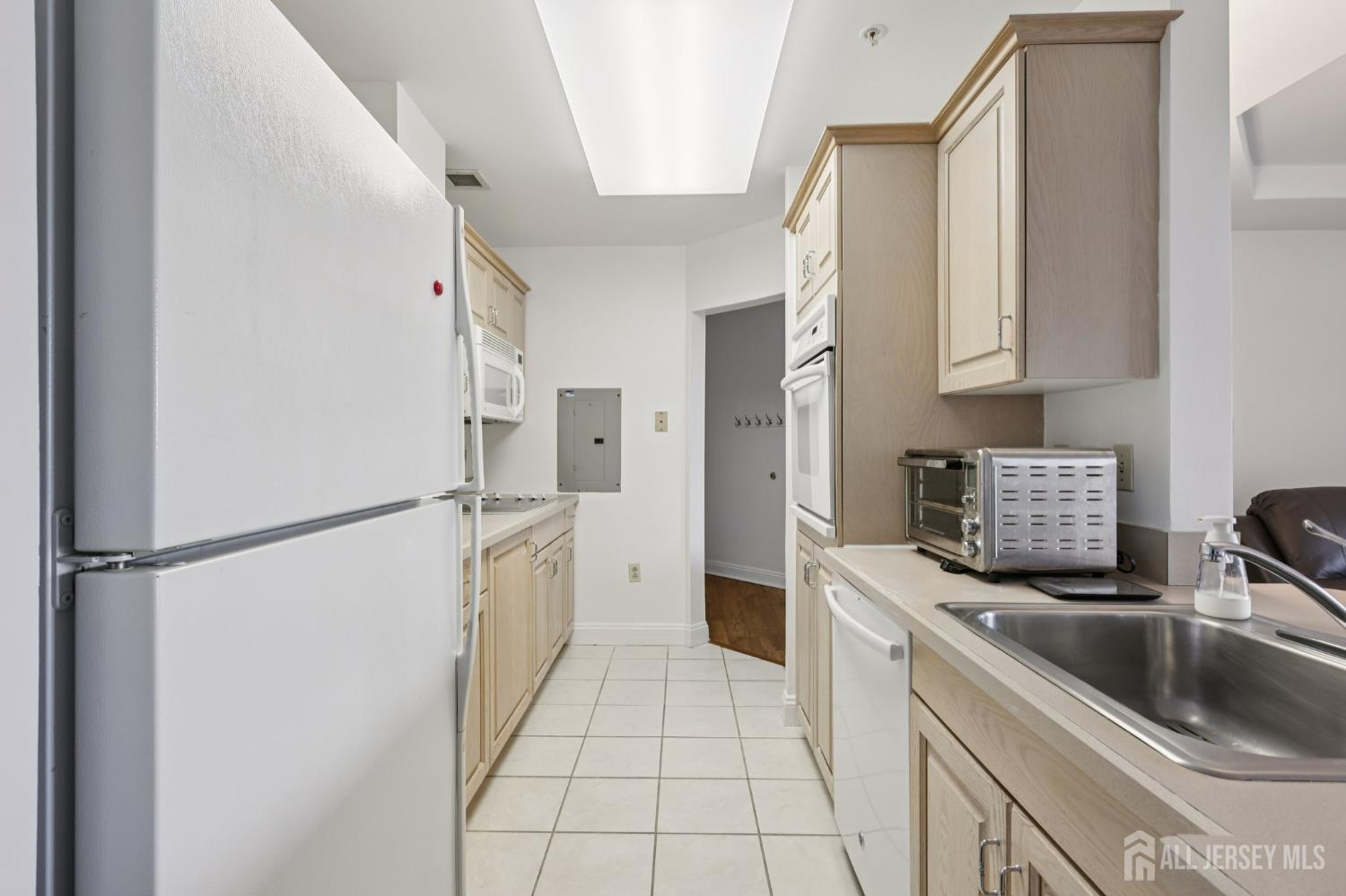 2202 Windrow Drive, Middlesex, NJ, 08540 image 14