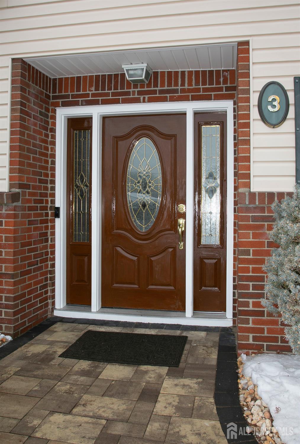 3 Hummingbird Lane Image 4