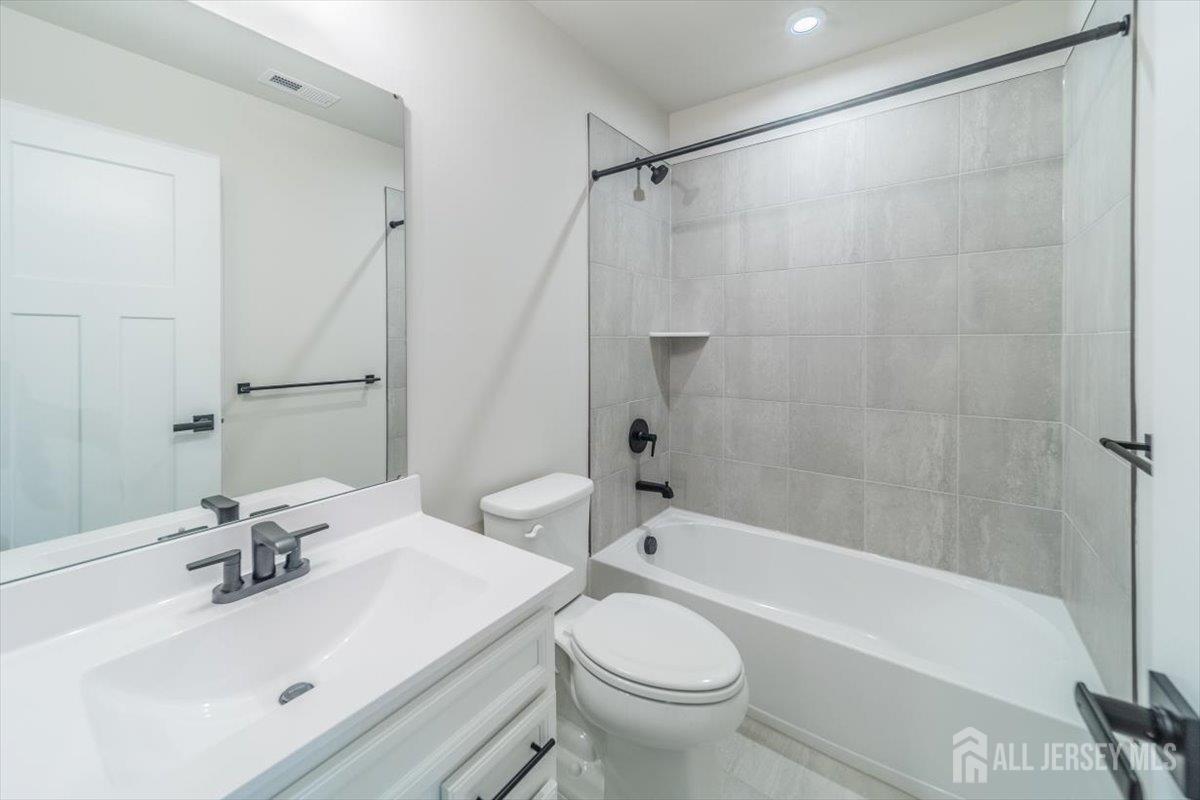 208 Midland Avenue, Aberdeen, NJ, 07721 image 21