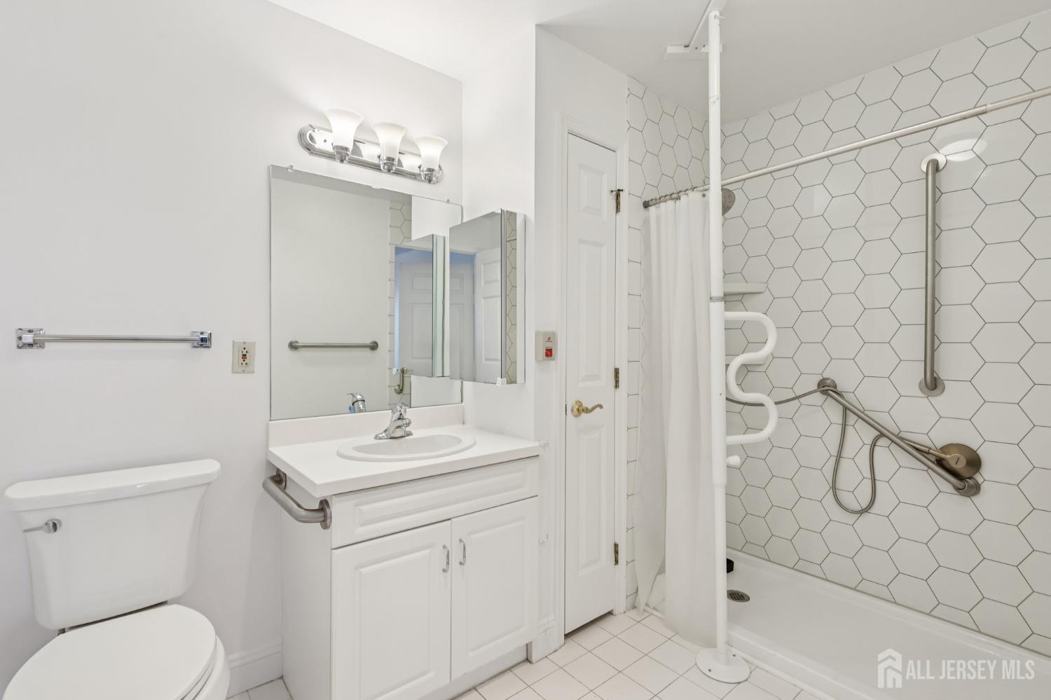 2202 Windrow Drive, Middlesex, NJ, 08540 image 20