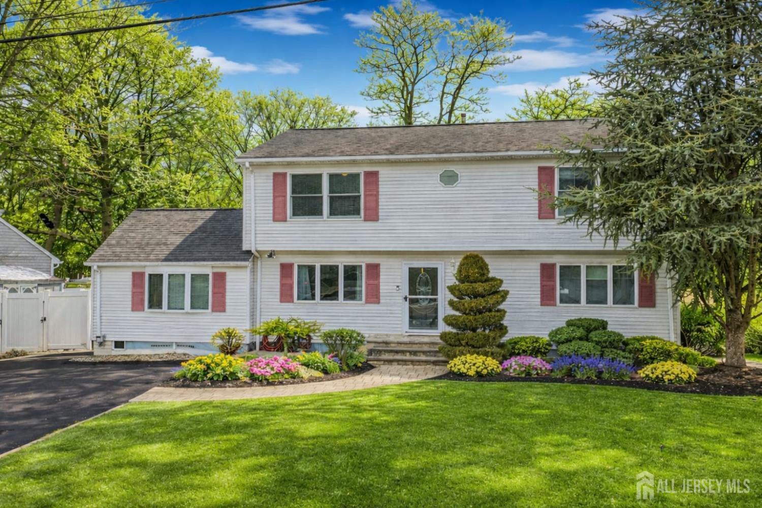 38 Longfellow Drive, Colonia, NJ, 07067