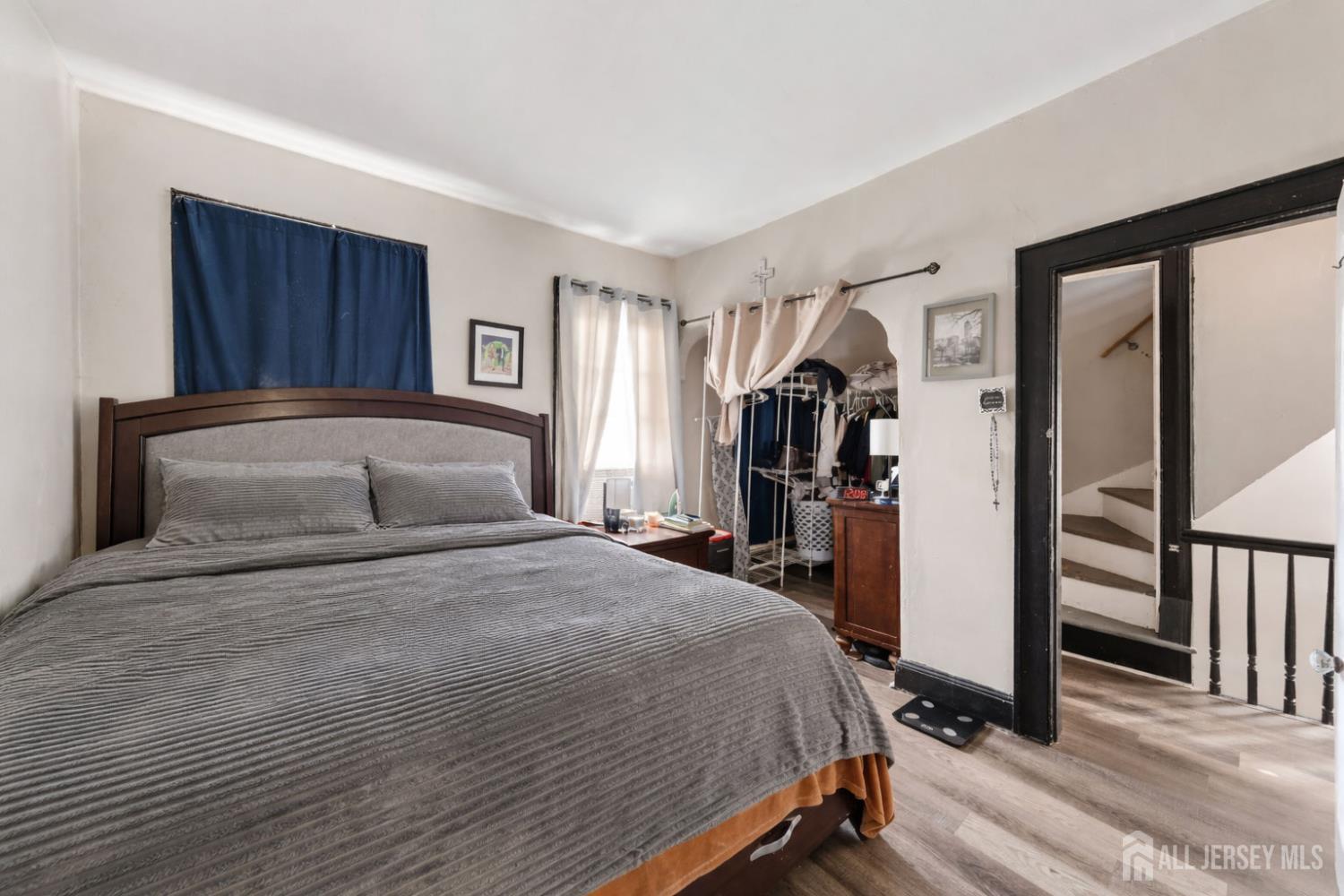 252 Clark Place Image 4