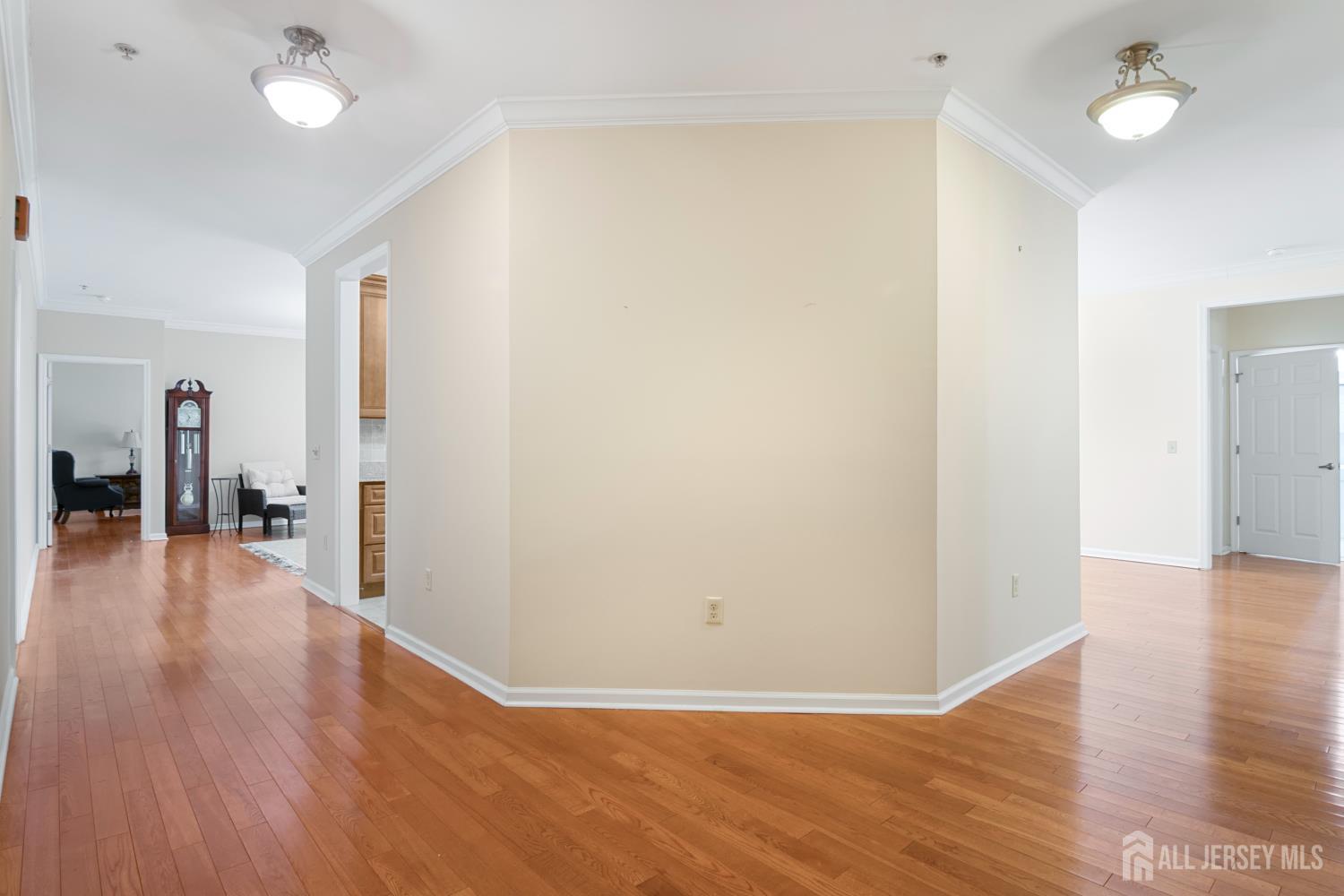 424 Regency Place Image 3