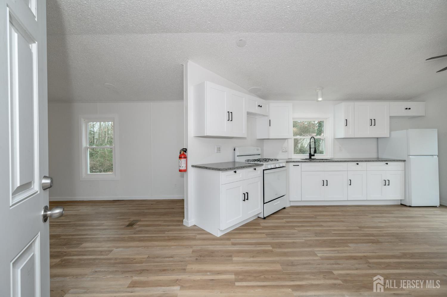 448 Evergreen Road Image 2