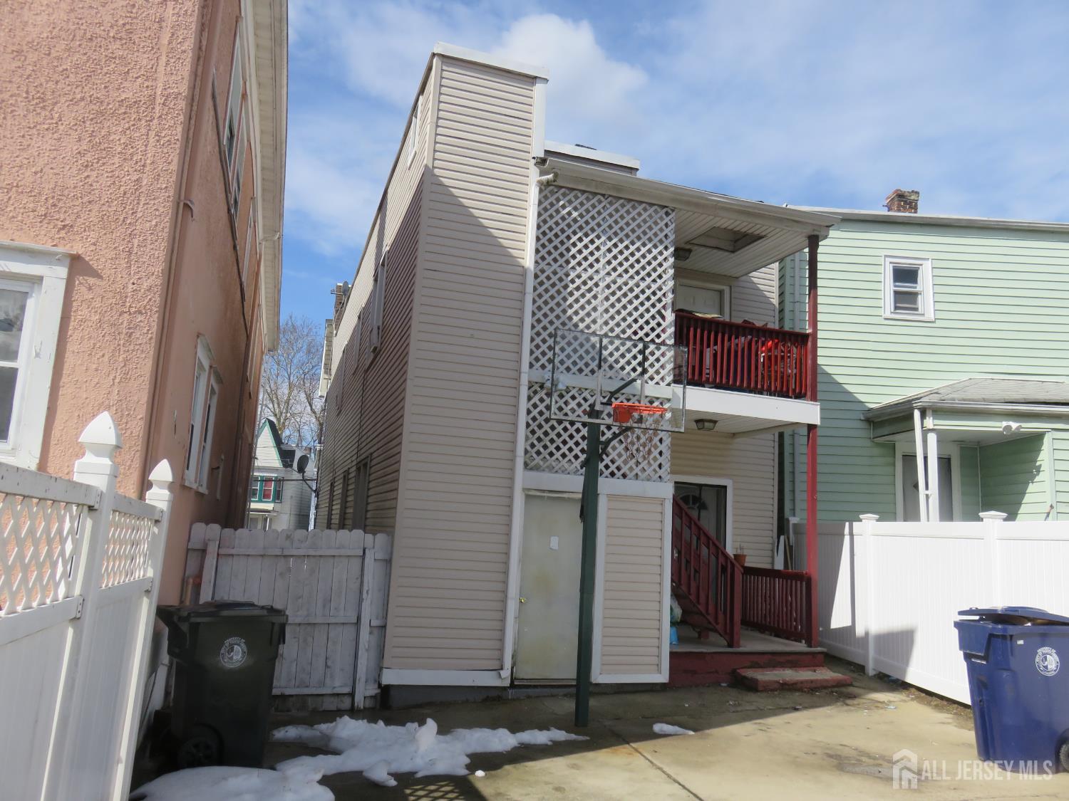 130 Catalpa Avenue Image 2