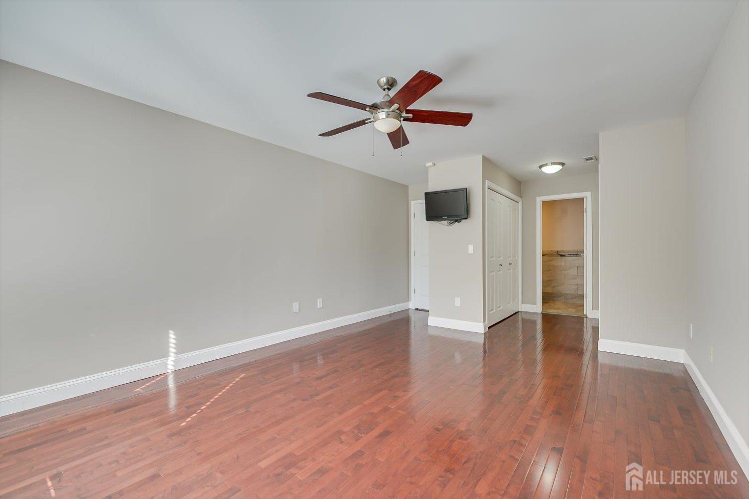 133 Oakmont Court, Edison, NJ, 08820 image 29