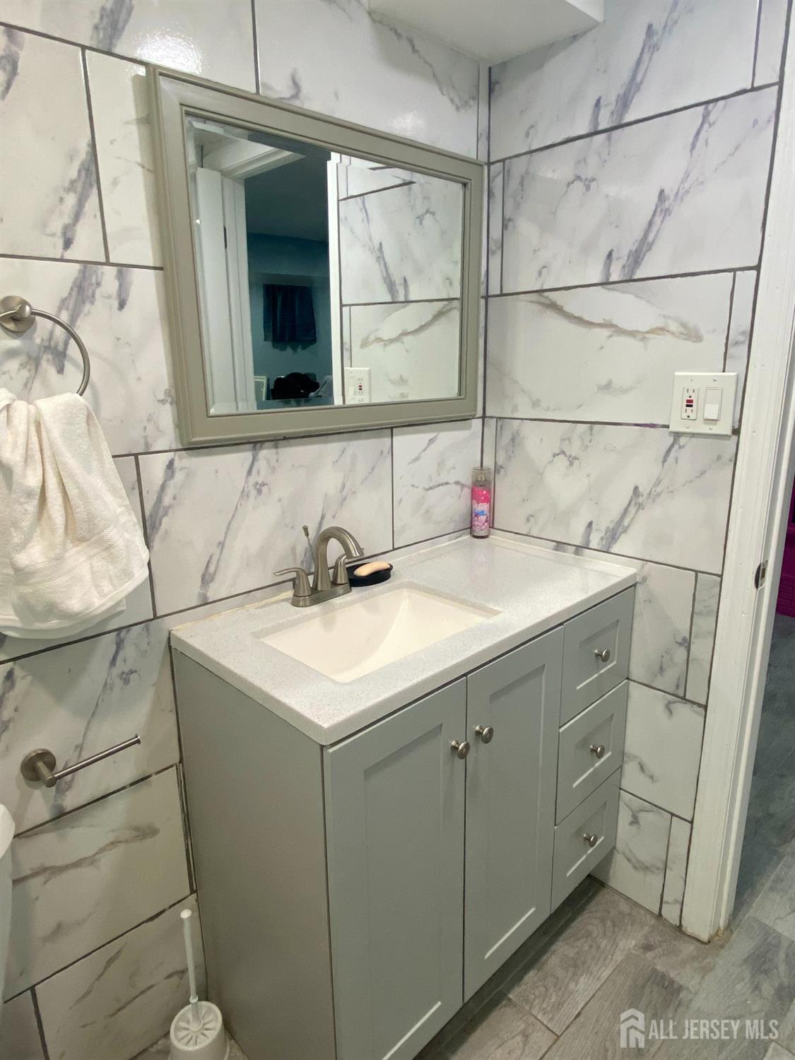 41 Elmwood Avenue, Carteret, NJ, 07008 image 35