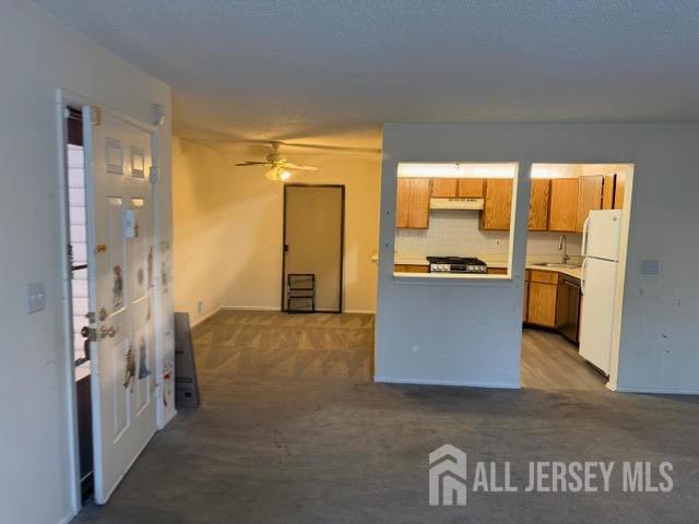 436 Danbury Lane Image 2