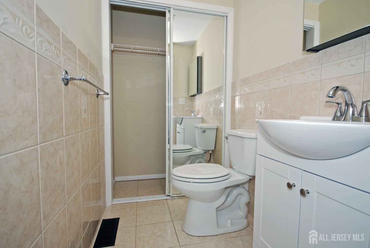 824 Drake Avenue, Middlesex, NJ, 08846 image 37