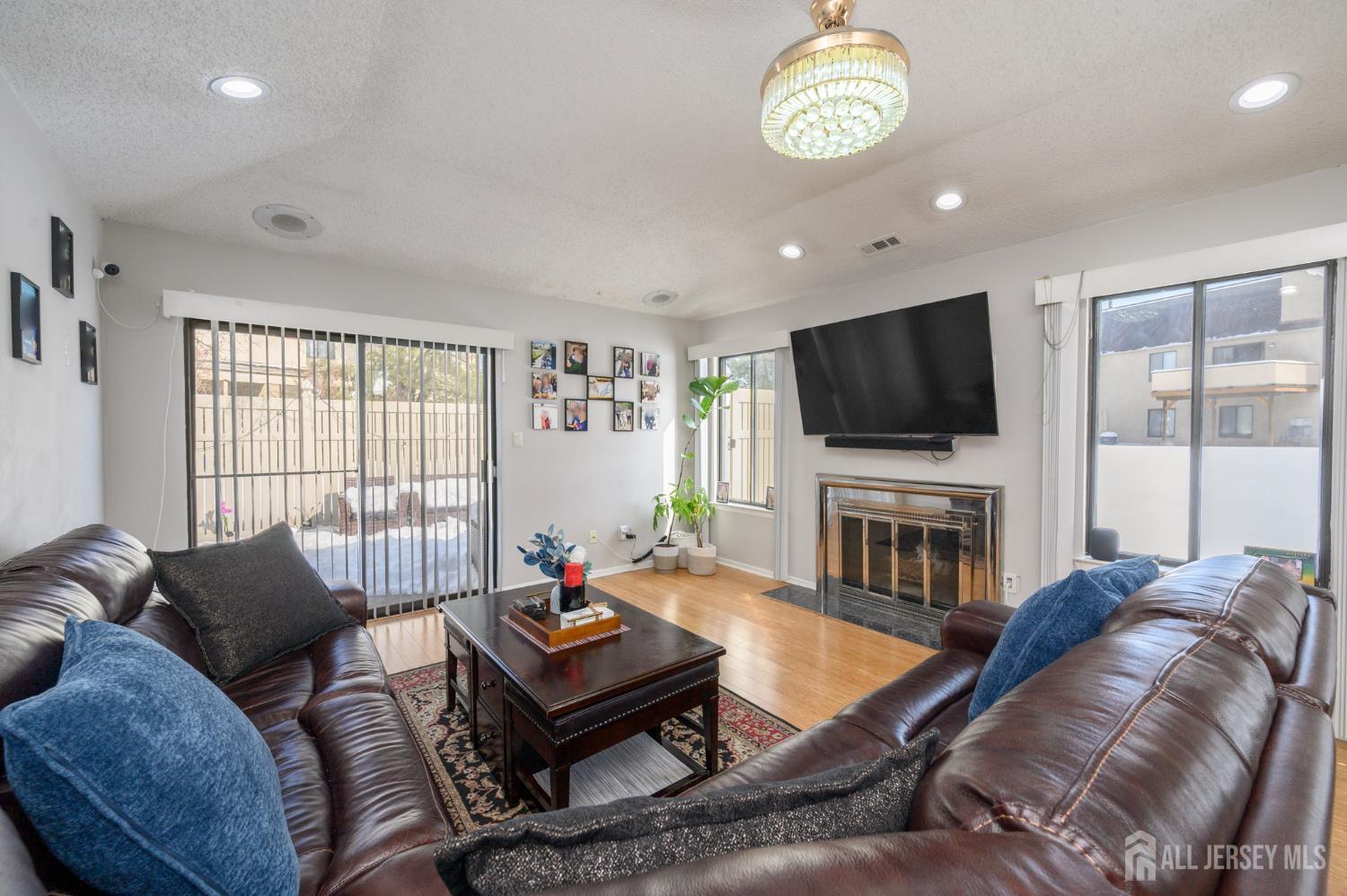 35 Carriage Place, Edison, NJ, 08820 image 12