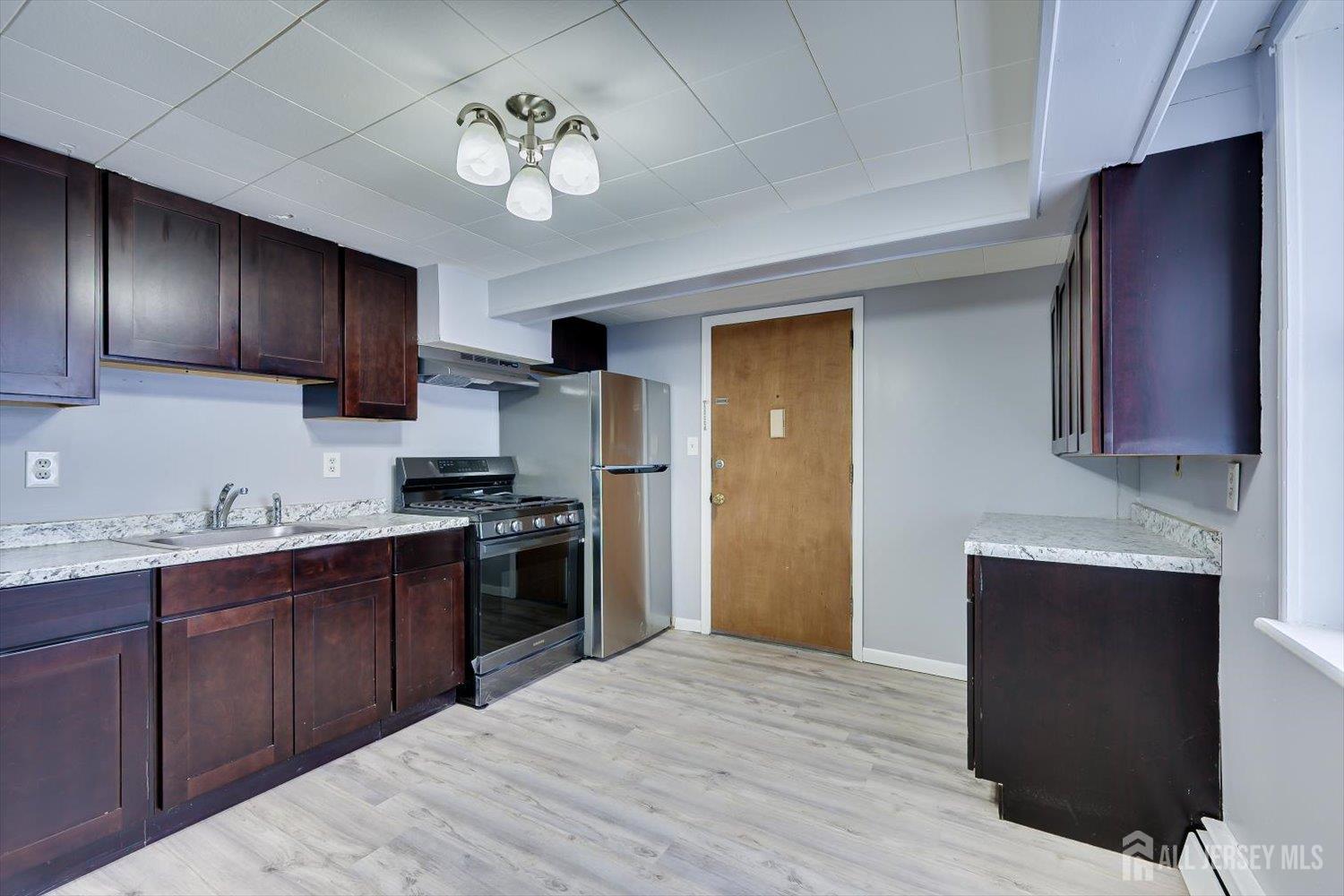 2 Garfield Park Image 5