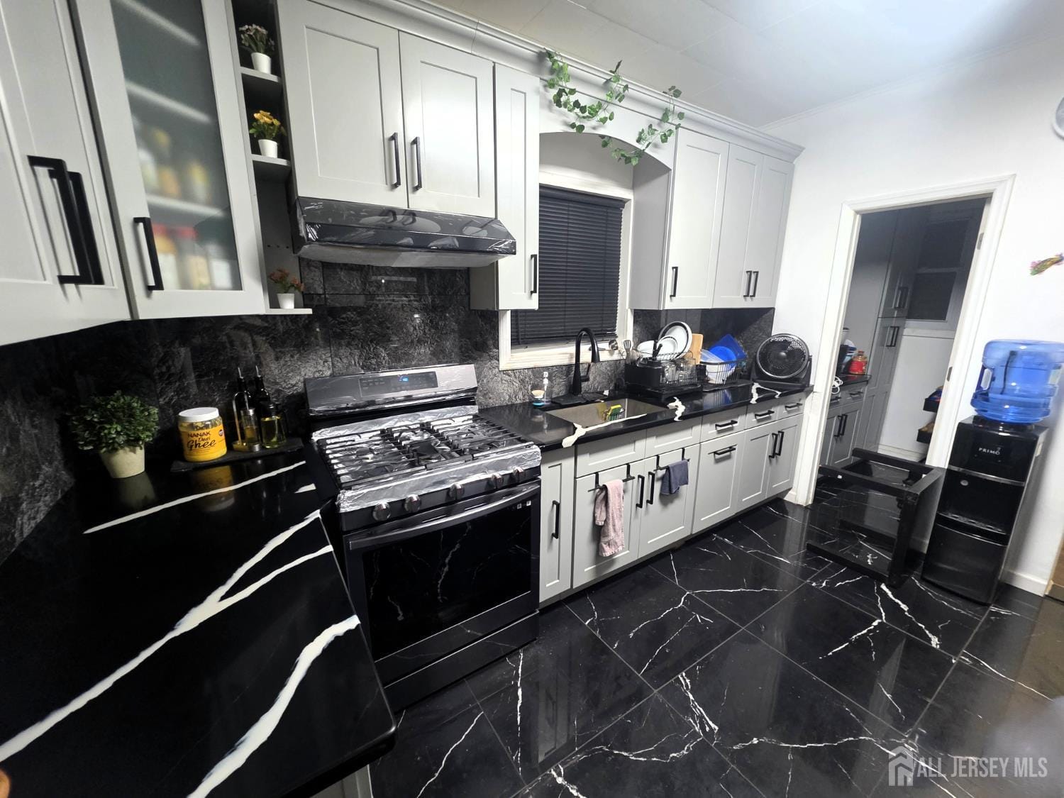 11 W 12th Street Image 5