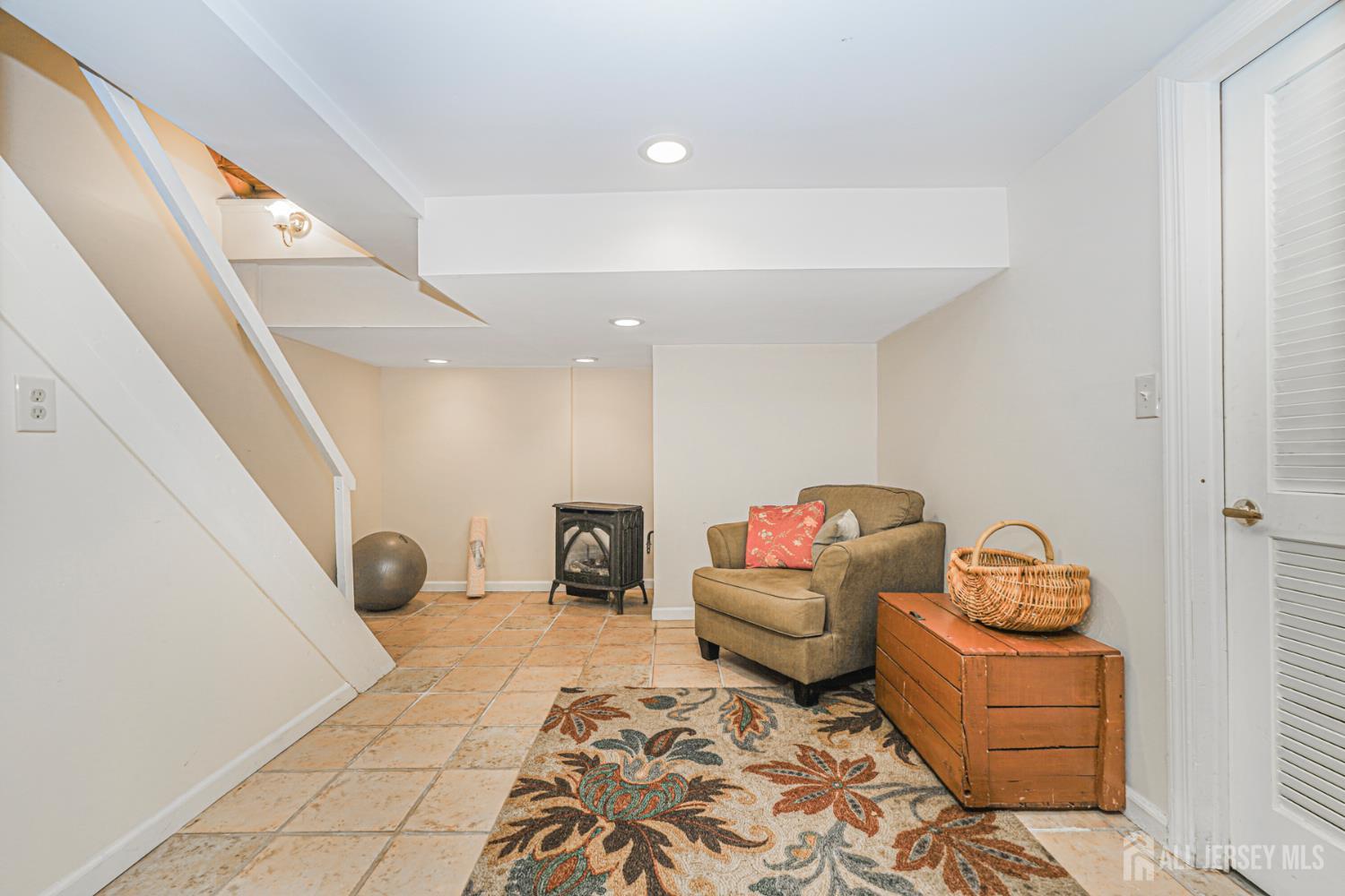 125 Garretson Circle, Milltown, NJ, 08850 image 31