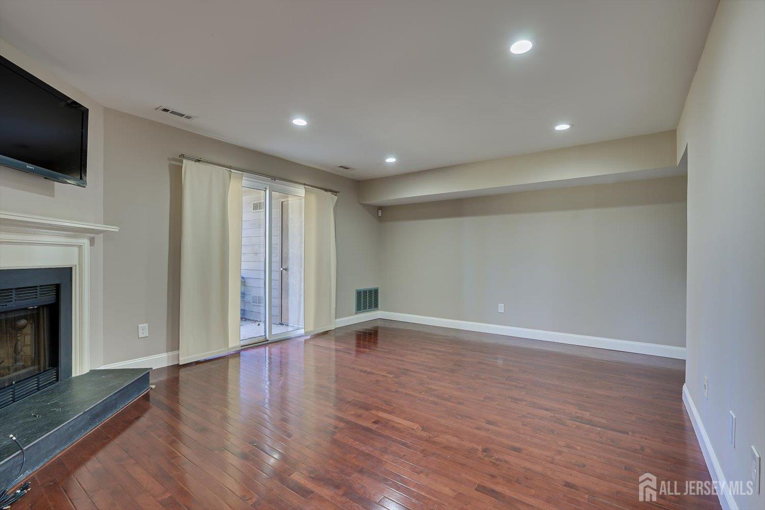 133 Oakmont Court, Edison, NJ, 08820 image 15