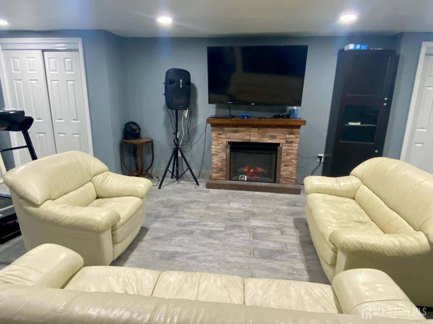 41 Elmwood Avenue, Carteret, NJ, 07008 image 31