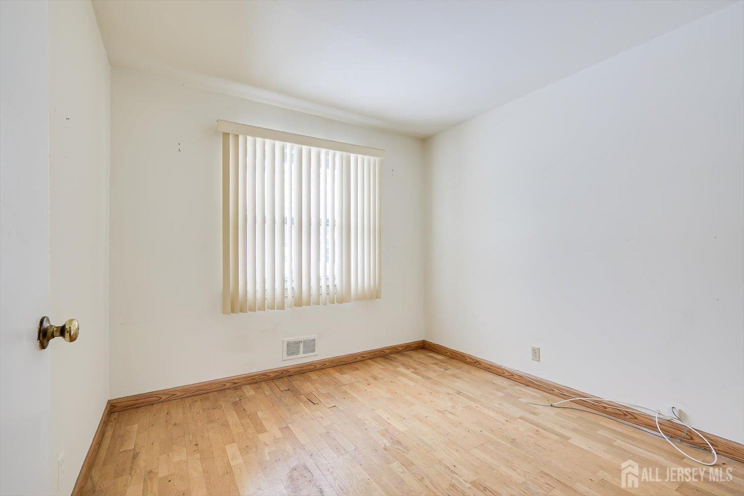 27 Stiles Road, Edison, NJ, 08817 image 17