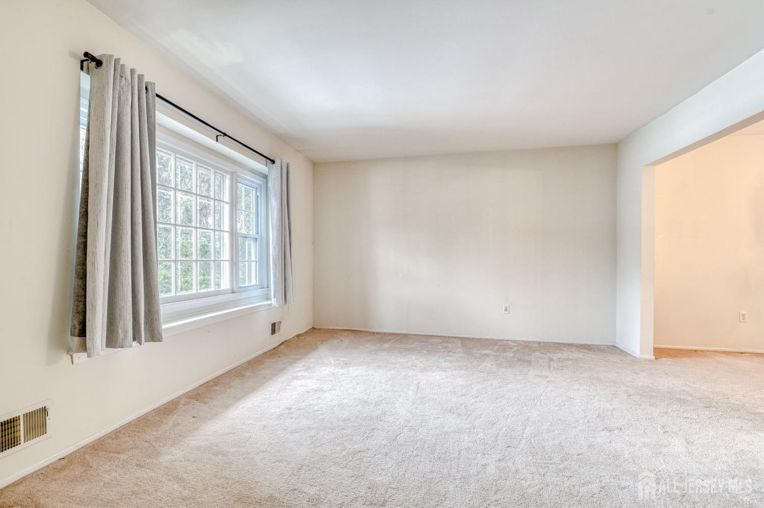 61 Ochs Avenue Image 2