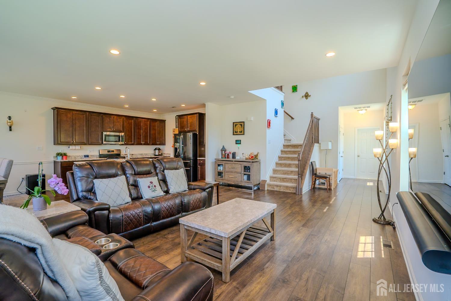 2 Jasmine Drive Image 3