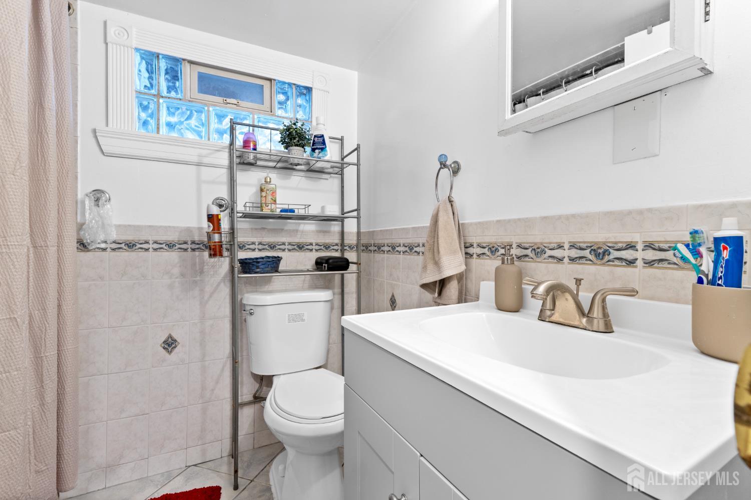 696 Hanson Avenue, Perth Amboy, NJ, 08861 image 15