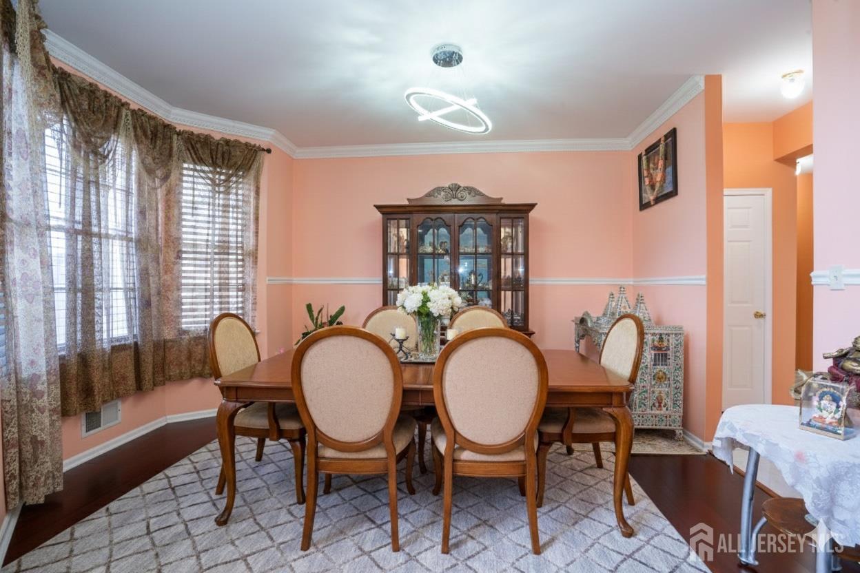 44 Lexington Road Image 4