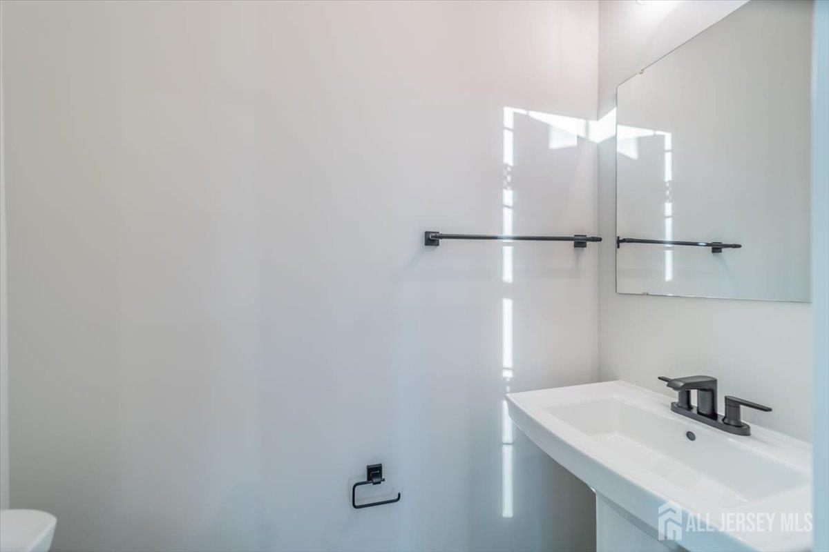 208 Midland Avenue, Aberdeen, NJ, 07721 image 15