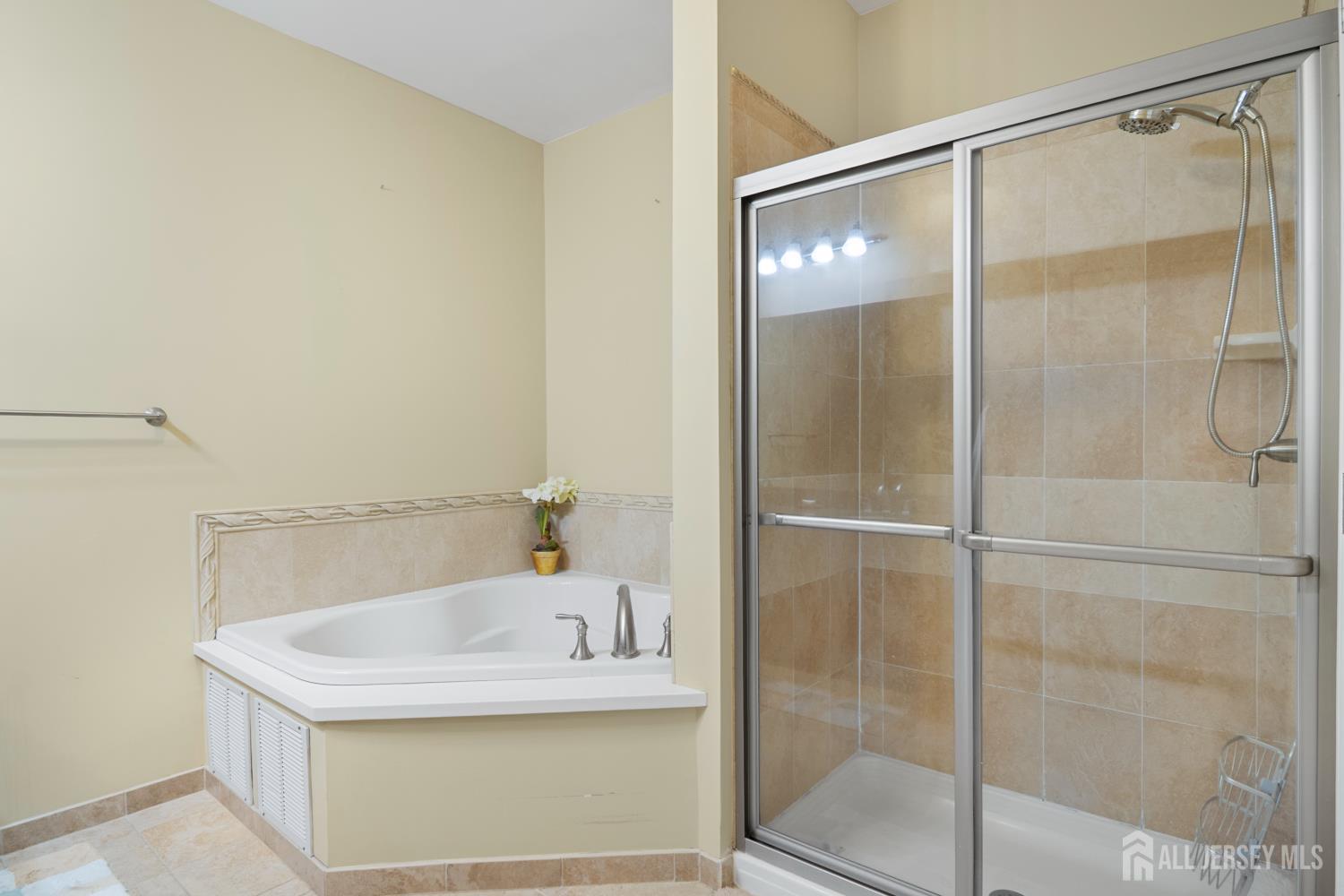 424 Regency Place, Woodbridge Proper, NJ, 07095 image 25