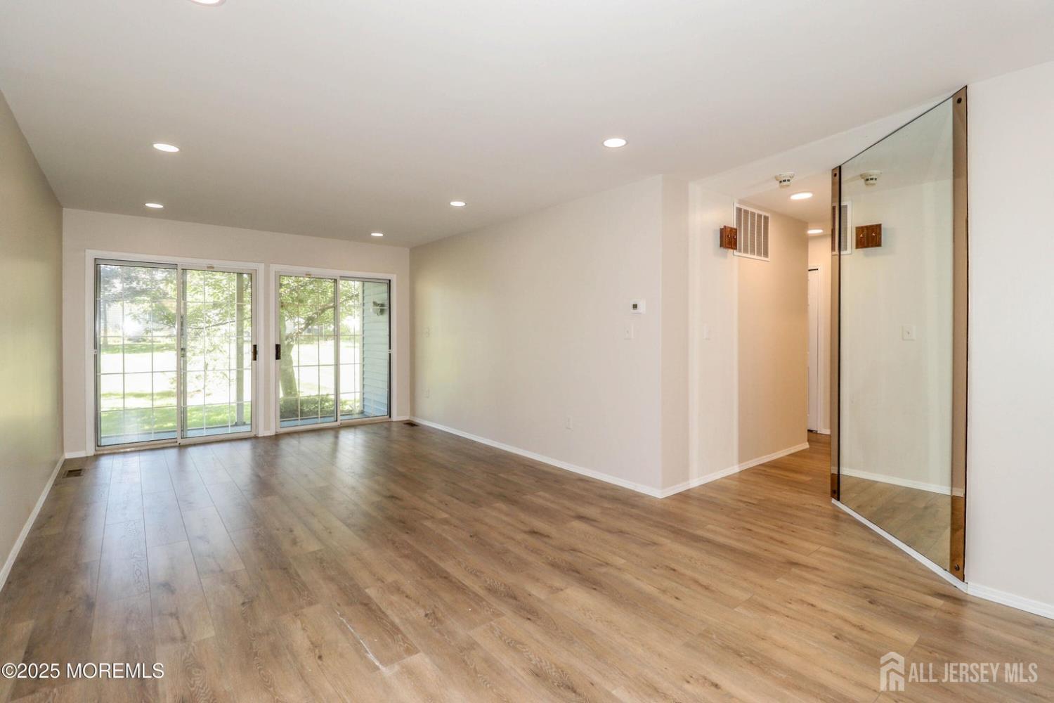 8 Benjamin Franklin Drive, Monroe, NJ, 08831 image 10